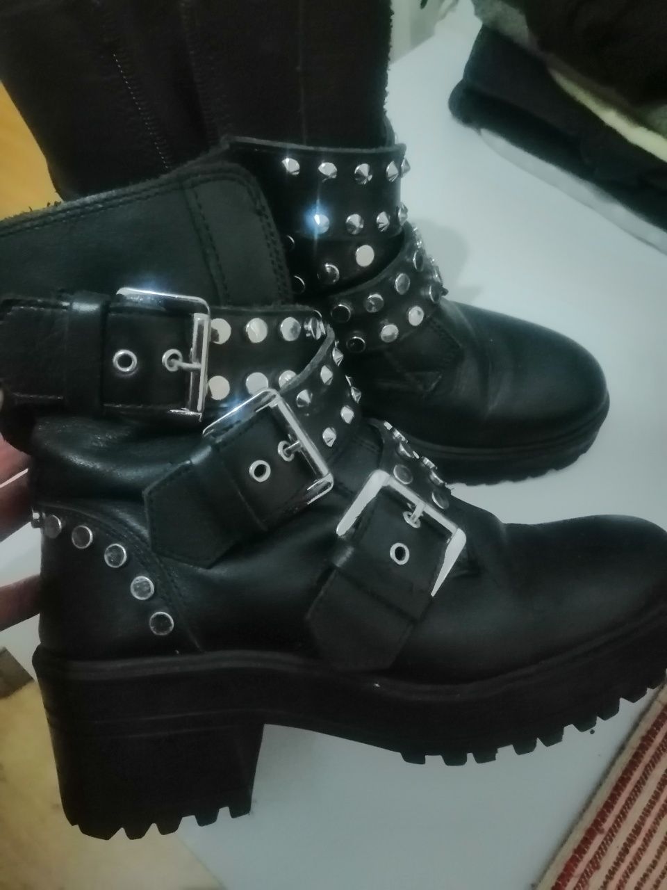 Botas estilo combat em PELE