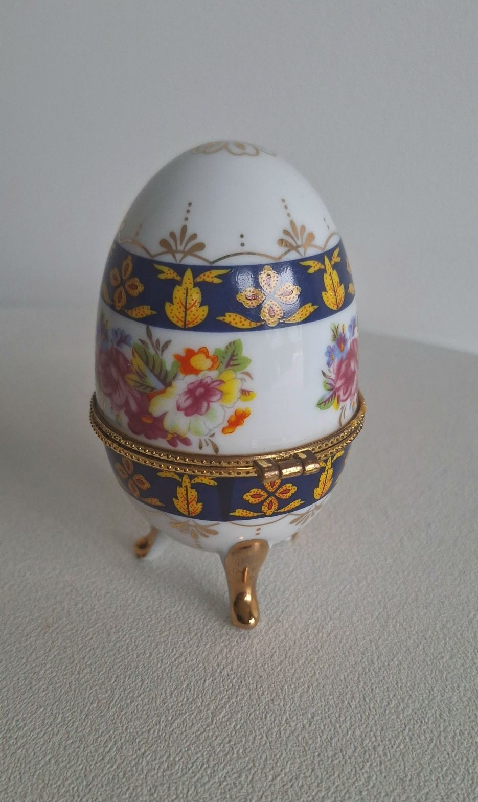 porcelanowe jajko szkatułka, puzderko