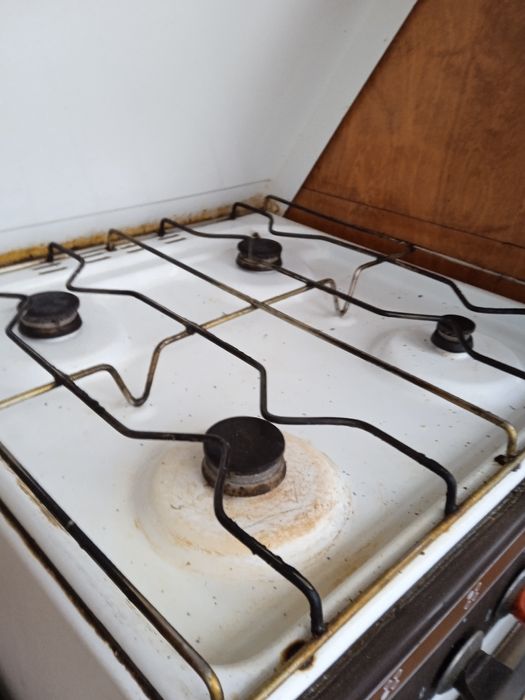 Газова плита з духовкрю