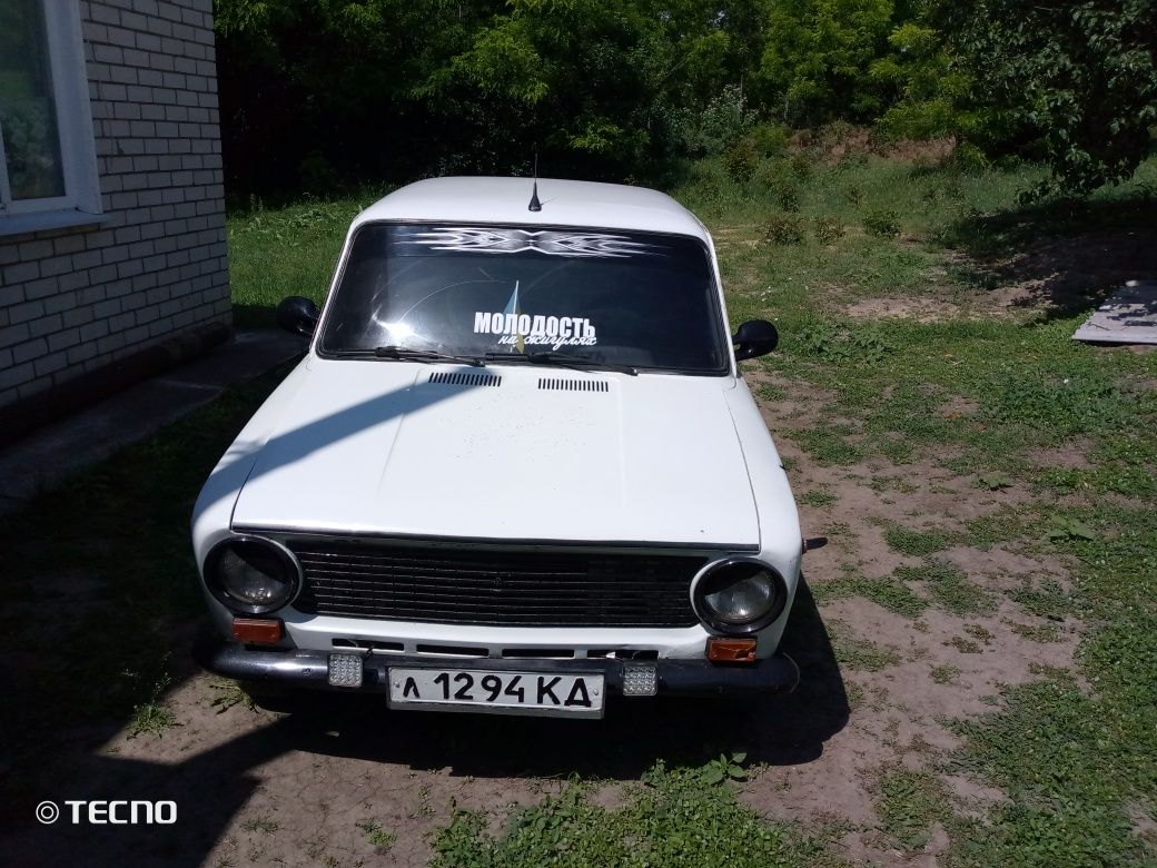 Автомобіль ваз 21013