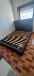 Cama casal com estrutura excelente