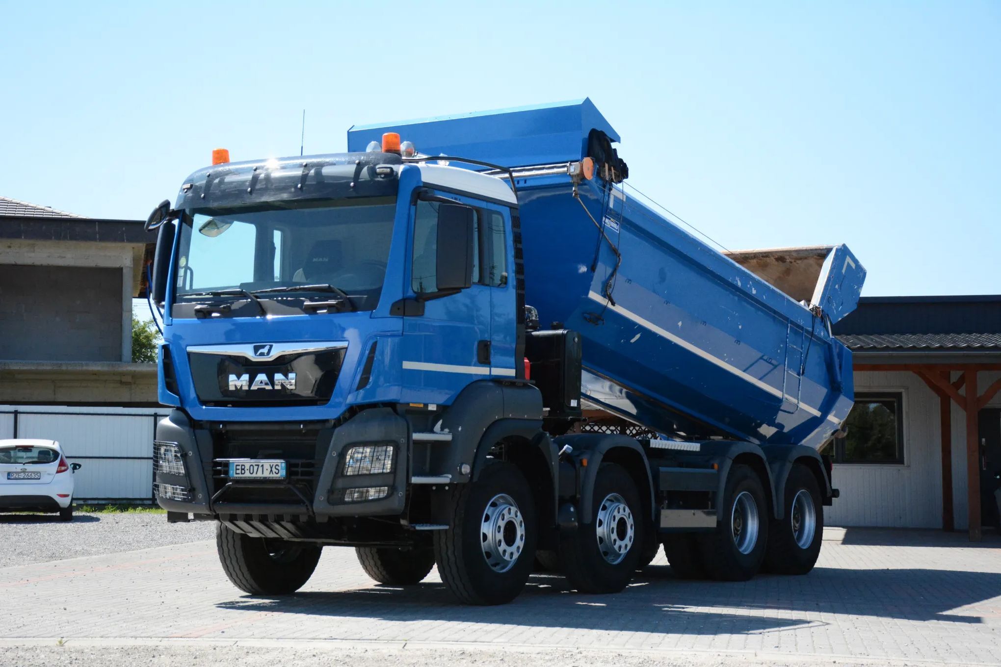 MAN TGS 480 / 2016r / 8x4 / Mulda / Retarder / Idealny stan / Mały przebieg  MAN TGS 480 / 2016r / 8x4 / Mulda / Retarder / Idealny stan