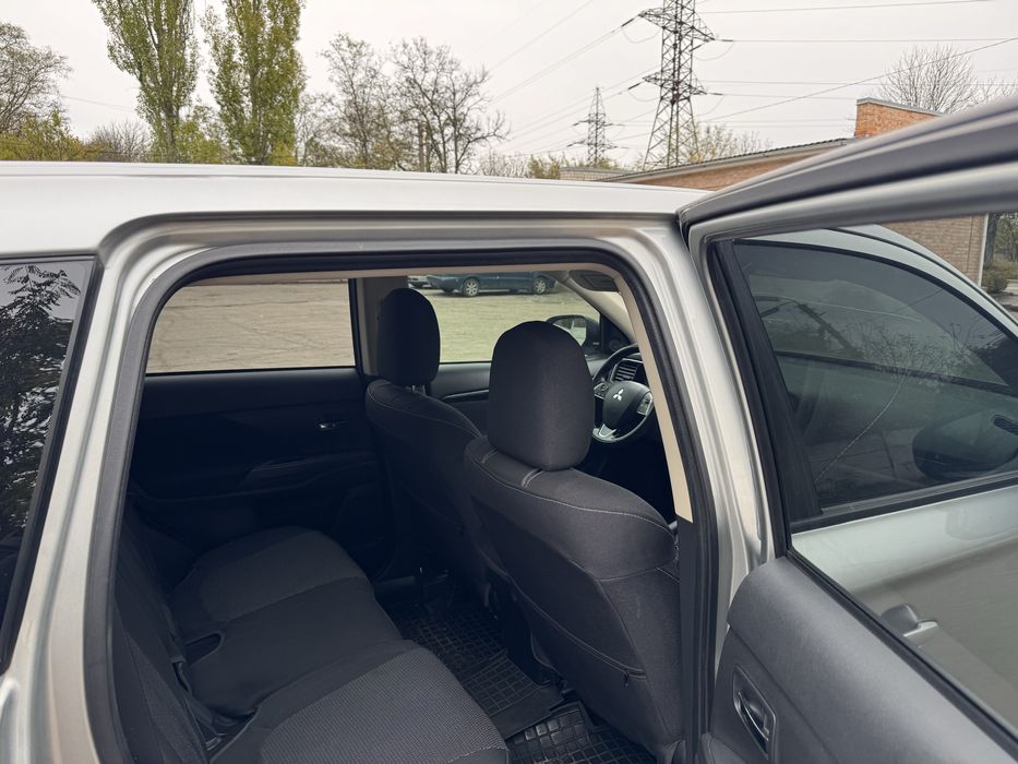 mitsubishi outlander 2020