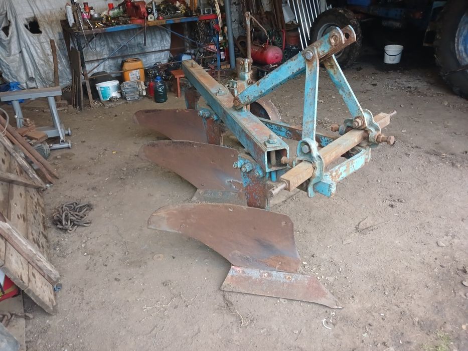 Продам.Плуг плн3.35 мтз юмз