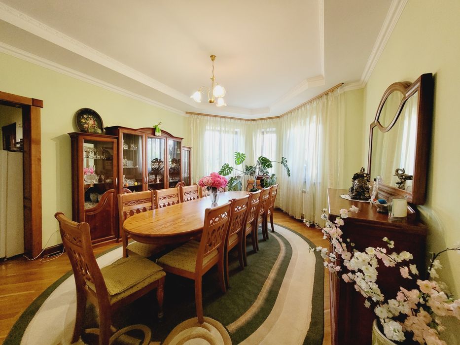 Продам вишуканий будинок в елітному р-ні Станишівки