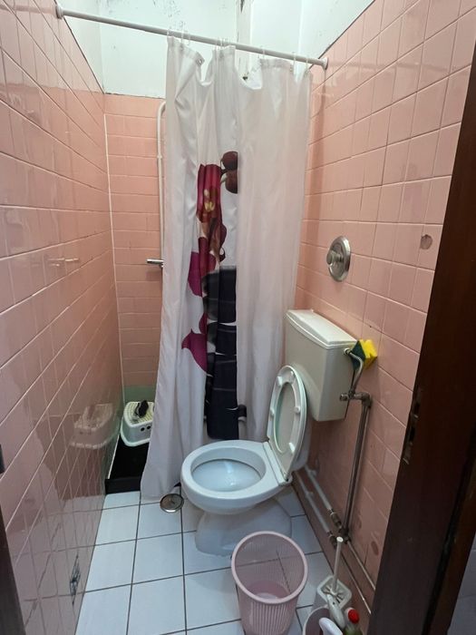 Quarto com WC para alugar (mulheres)