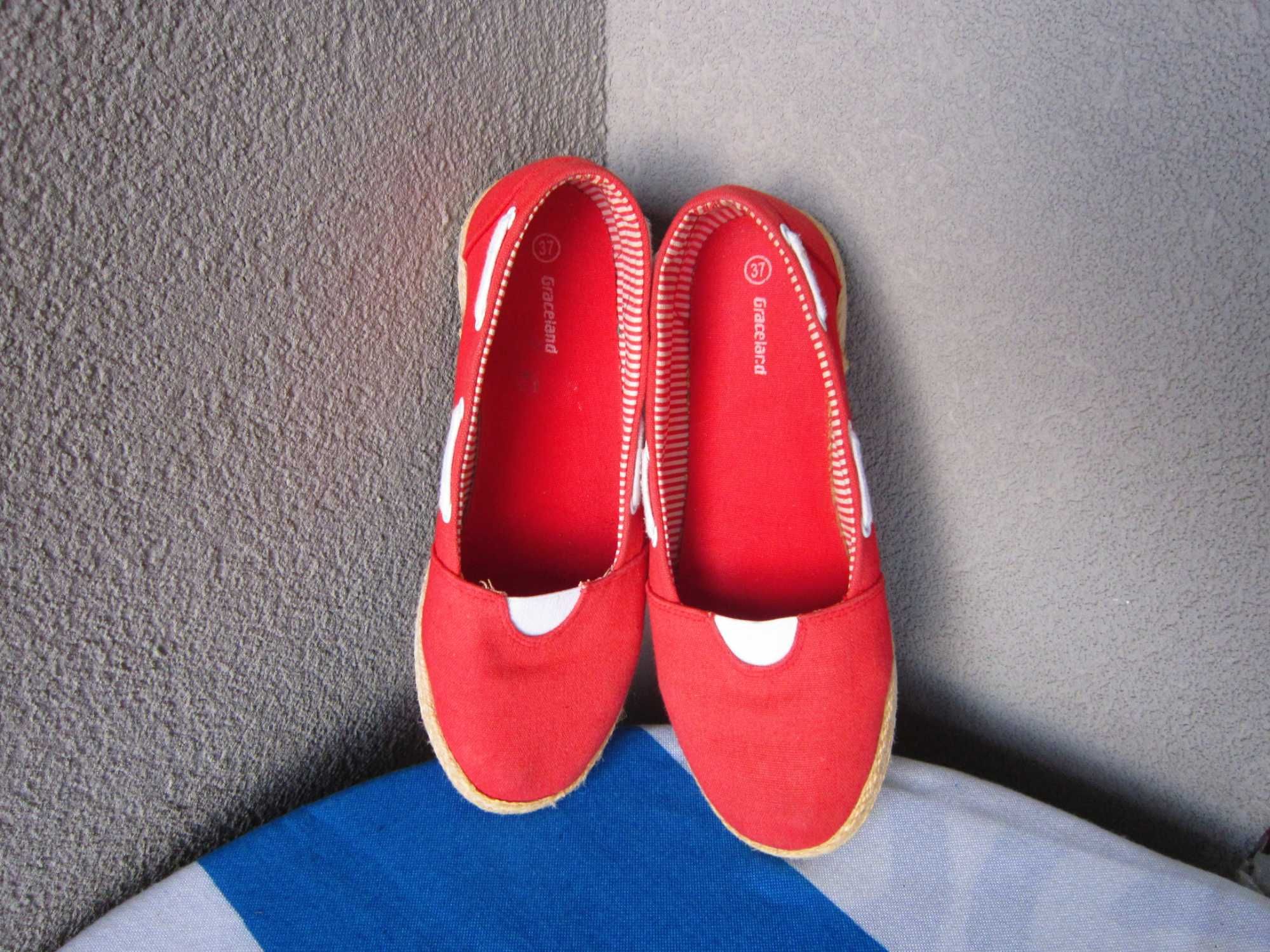 Espadryle czerwone
