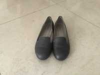 Sapatos loafers cinzentos em pele marca Ecco n 39