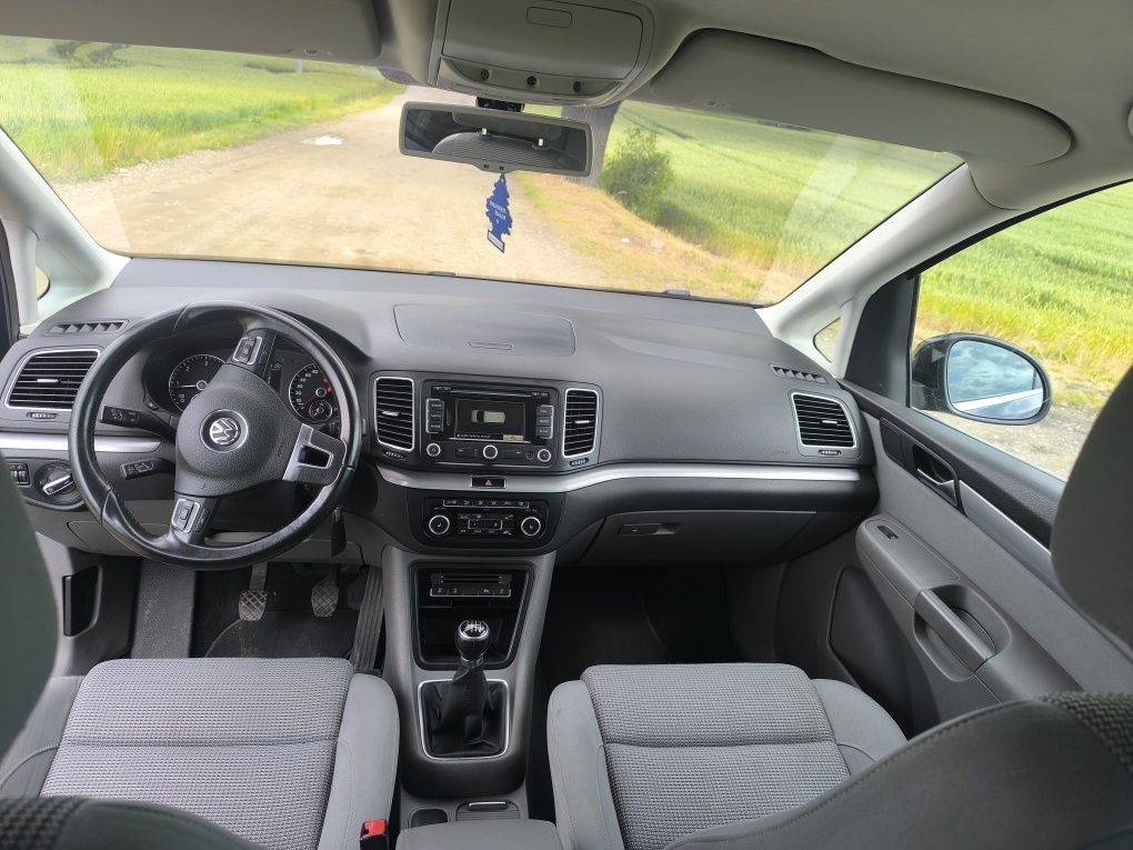 Bardzo ładny VW Sharan