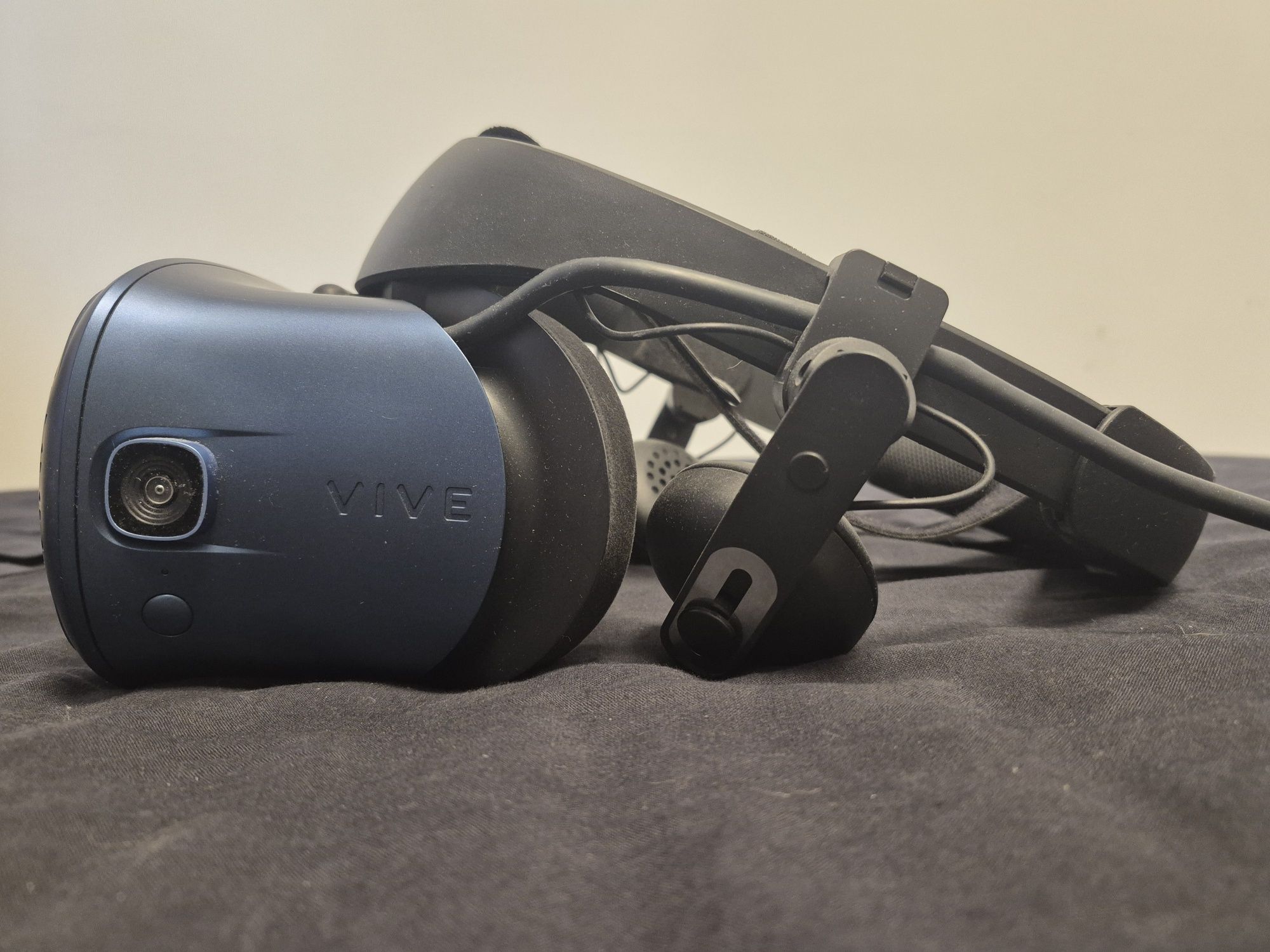HTC vive cosmos VR