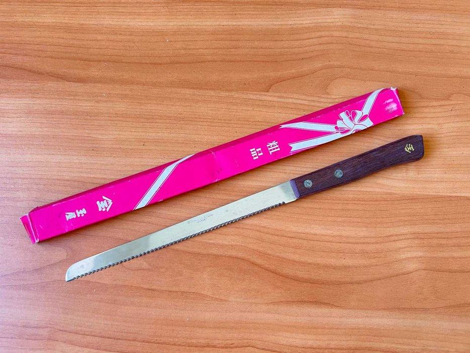 Кухонный японский нож для хлеба и ветчины