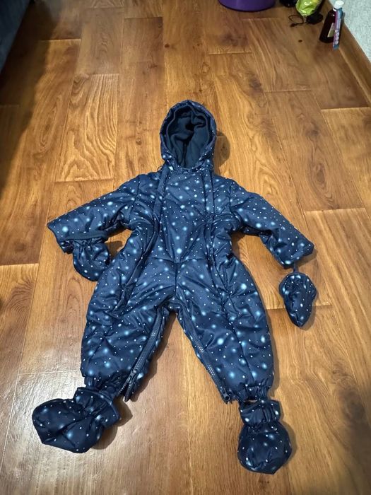 Детский комбинезон на мальчика на флисе с рукавичками и пинетками р.68