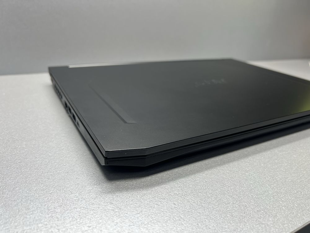 46 Acer Nitro AN515-55-545S i7-10750H/16/512/RTX3060/15,6/144Hz
