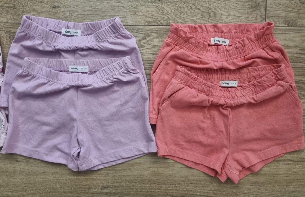 12 x szorty krótkie spodenki dziewczynki r. 104 / Sinsay / Bliźniaczki
