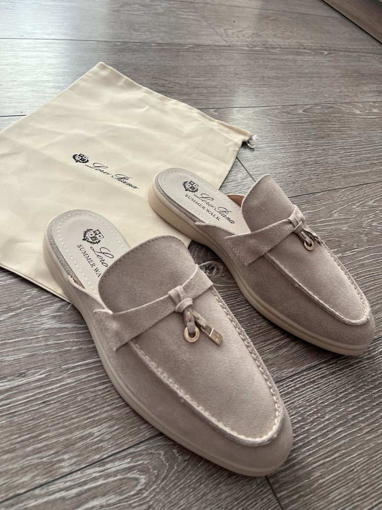 Лофери (мюлі) із відкритою пʼяткою. Loro piana