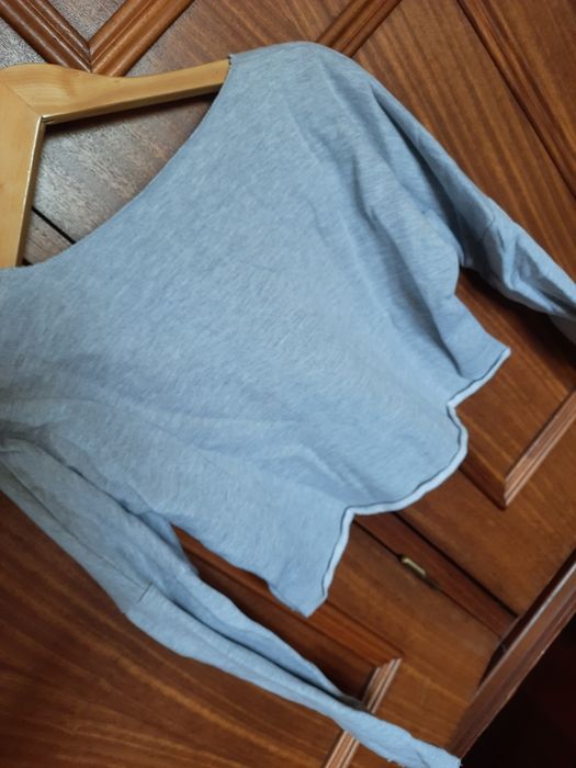 Camisola cinzenta croptop cardada