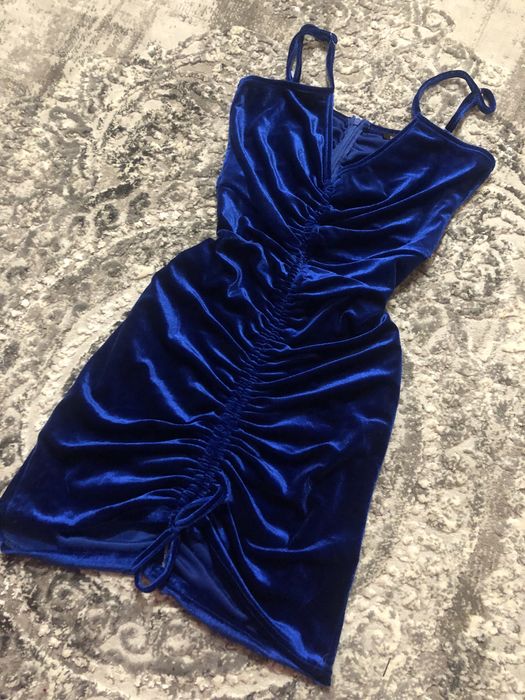 Міні сукня велюрова