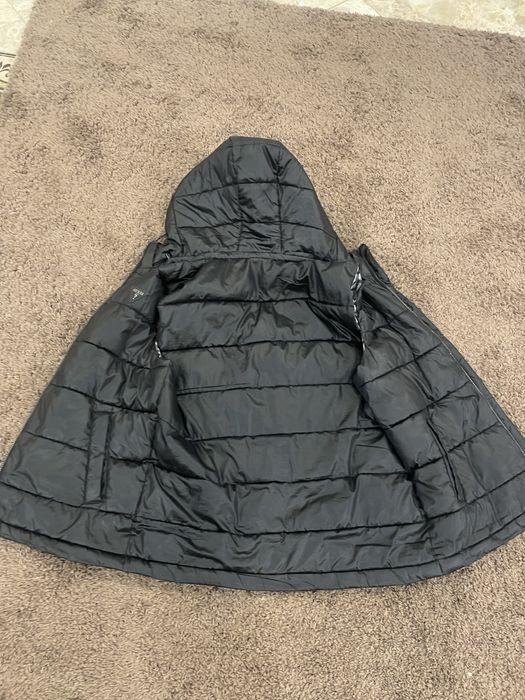 Жилетка,Guess в идеальному стані