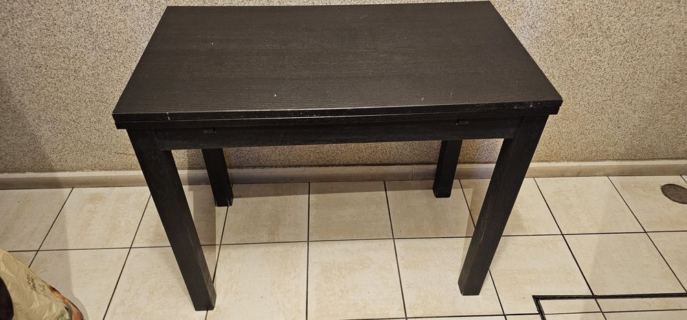 Secretaria. Movel cozinha. Mesa jantar extensivel. Cabeceira