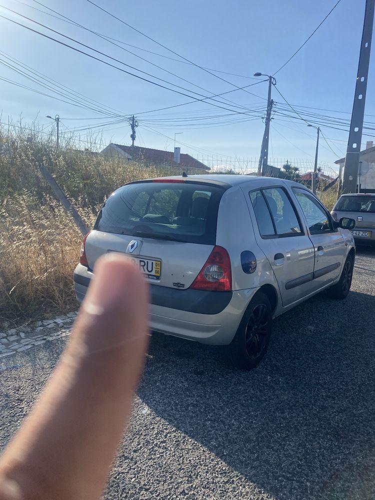 Clio 2001 gasolina