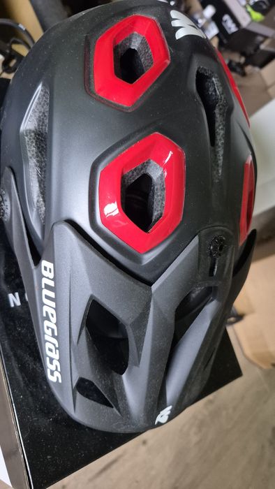 Kask roweru mtb hulajnoga bluegrass 56=59