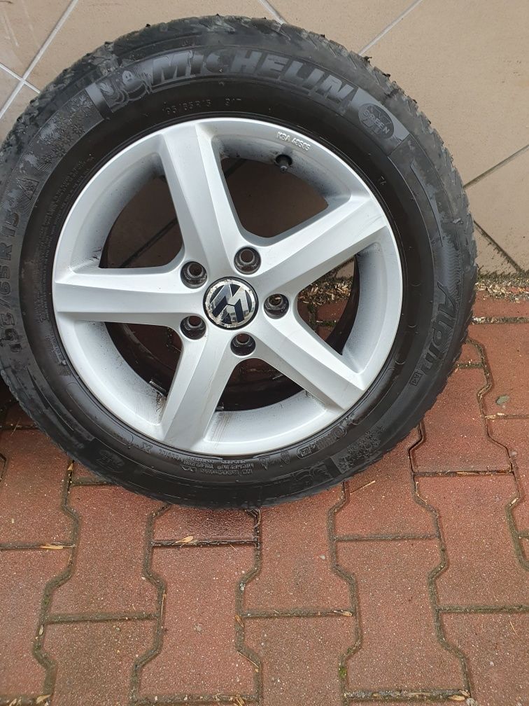 Oryginalne Felgi Aluminiowe 15" Vw Golf 5 6 Touran Skoda 5x112 ET50