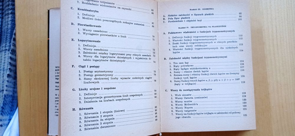 Książka matematyka wzory definicje tablice