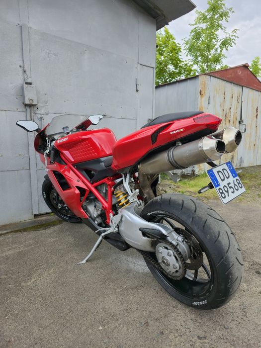 Спортивний мотоцикл. Спортбайк. Ducati 848 evo.