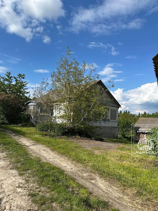 Будинок, 1.25 га землі (насадження фундука). Село Дермань 1