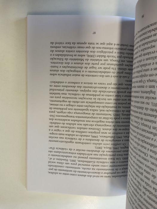 Violência e maus-tratos em meio escolar, de Catherine Blaya