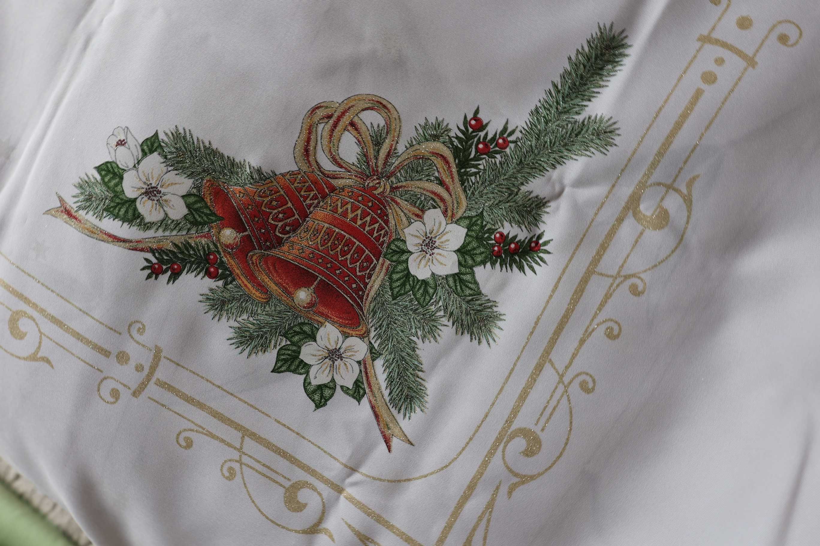 Biały obrus świąteczny 160 cm x 110 cm brokat + ozdobne nadruki