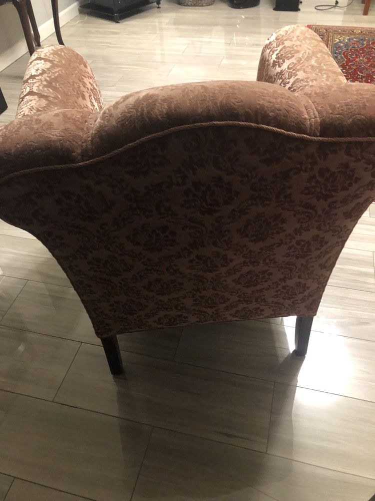 Wygodny elegancki fotel