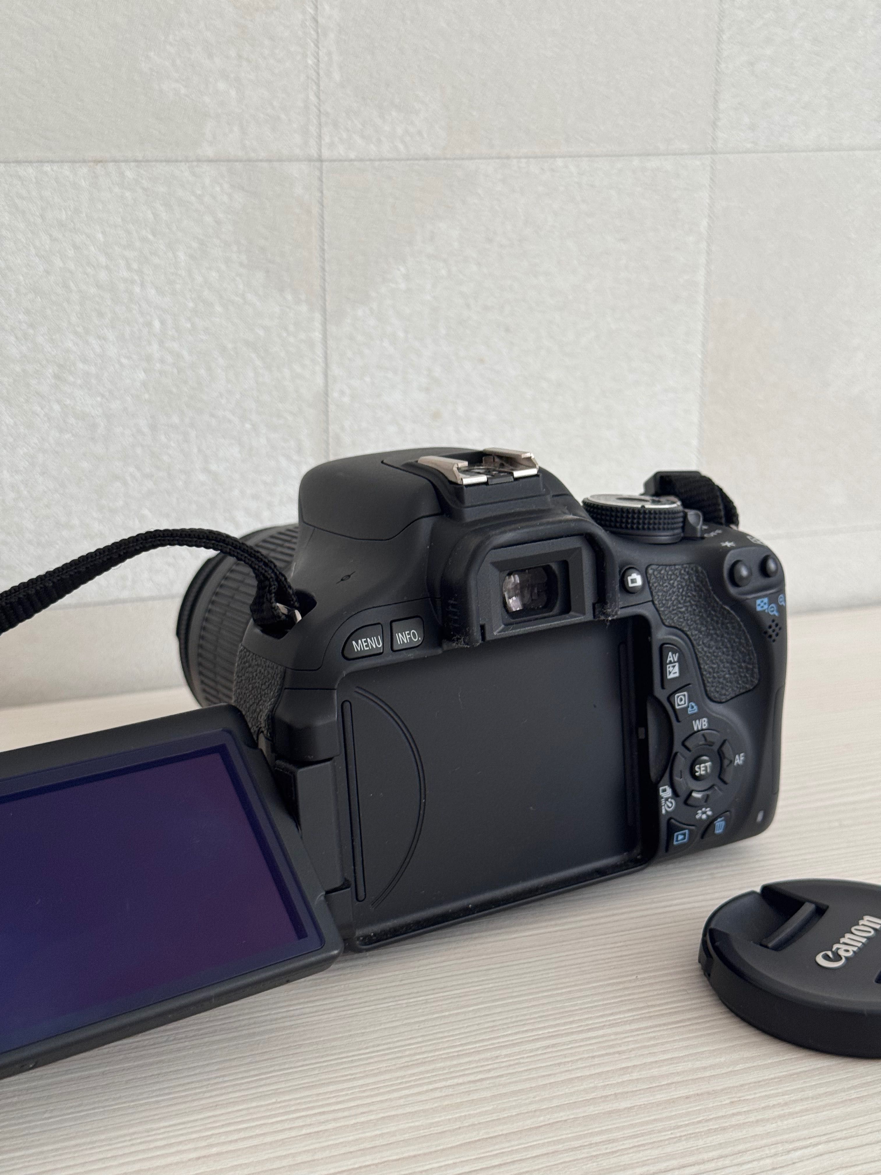 Фотоапарат Canon EOS 600D