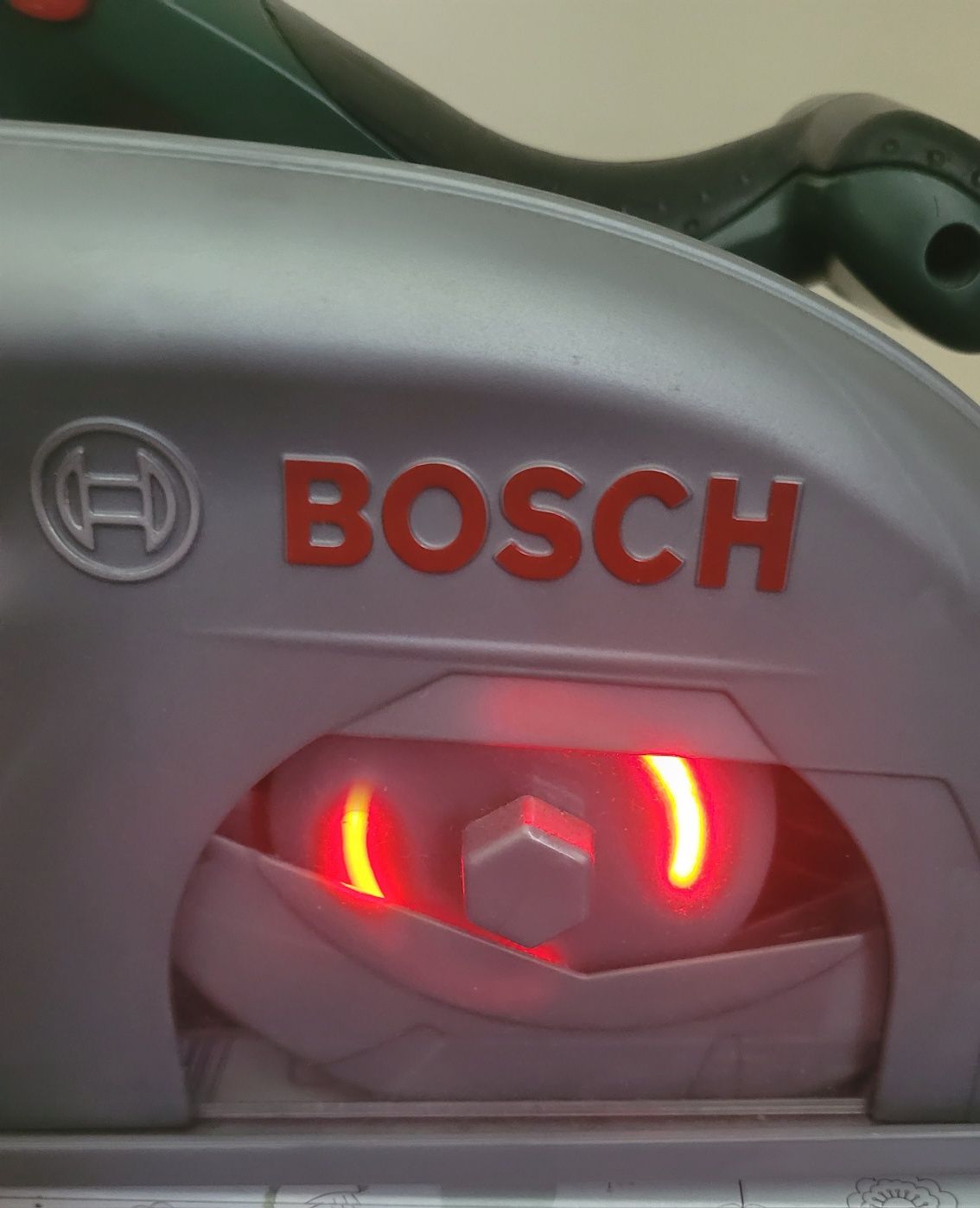 Piła ręczna tarczowa Bosch zabawka światło dźwięk świeci