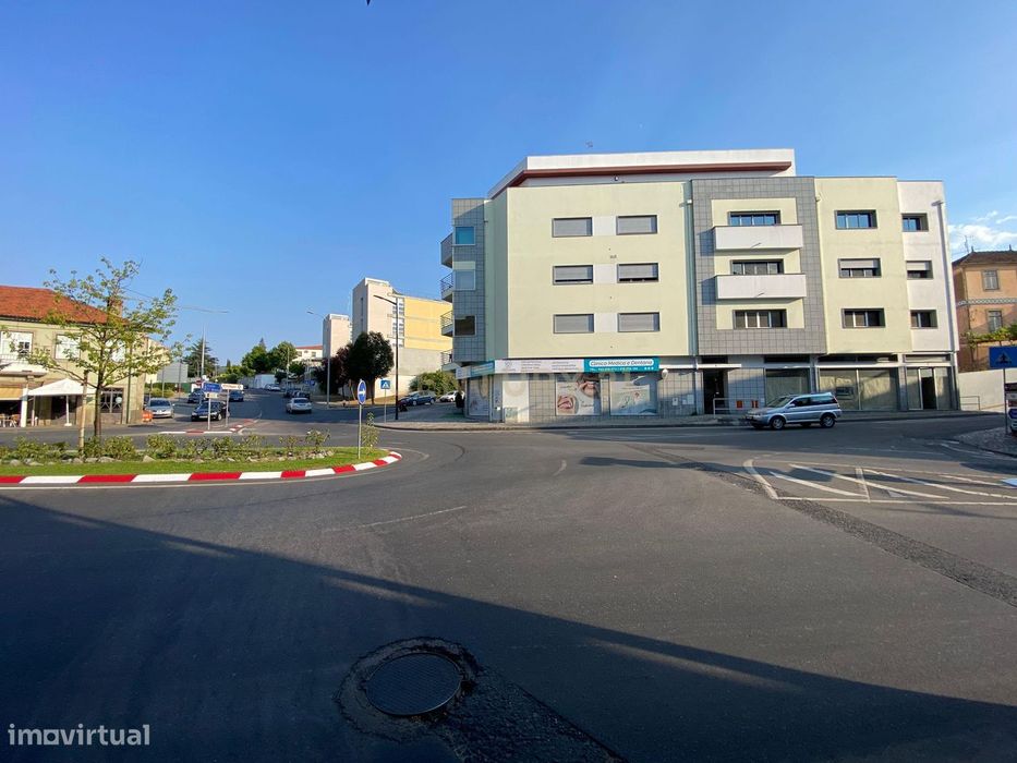 Espaço Comercial à venda no Fundão