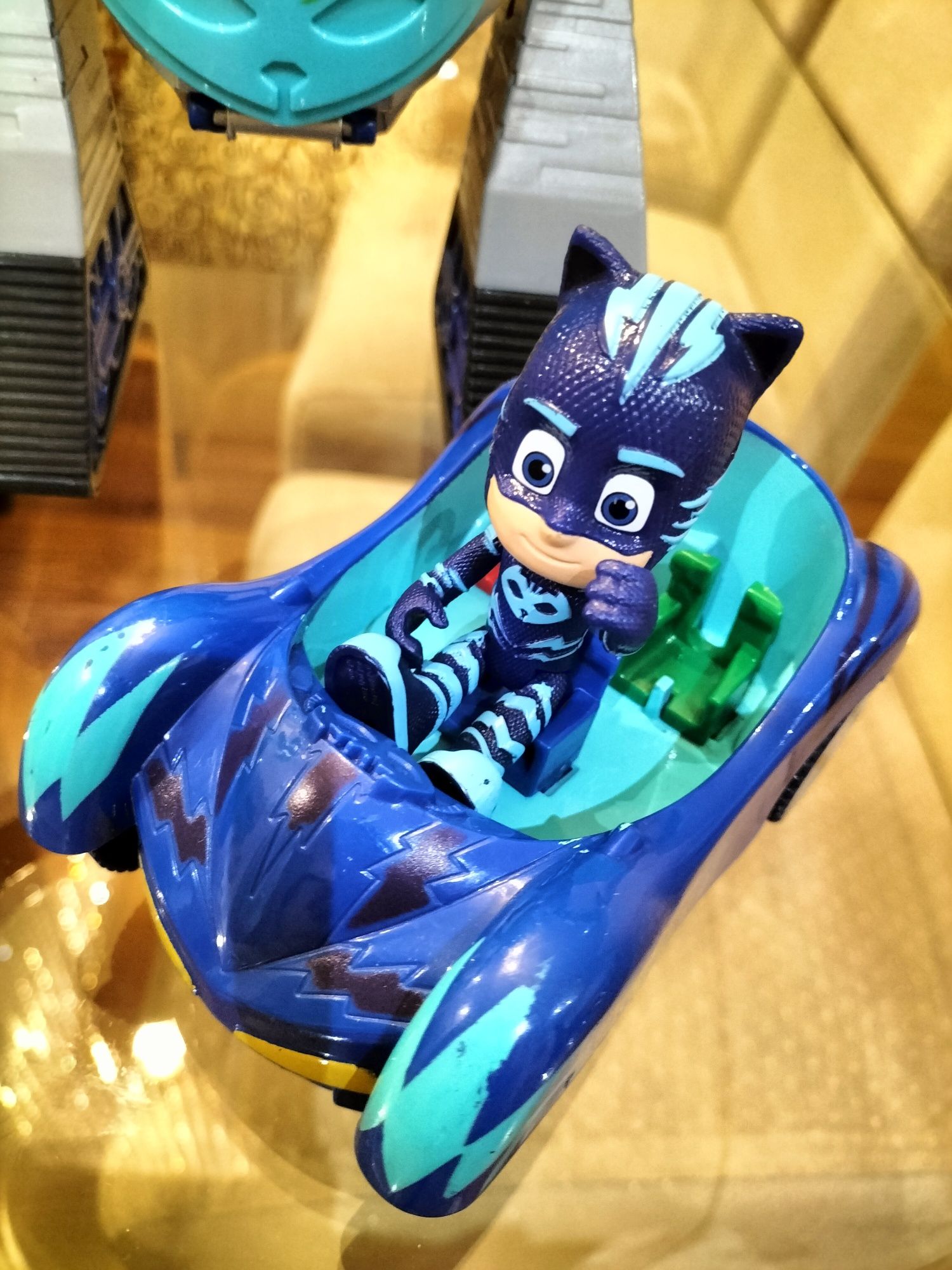 Robô PJ Masks Catboy com oferta de carro