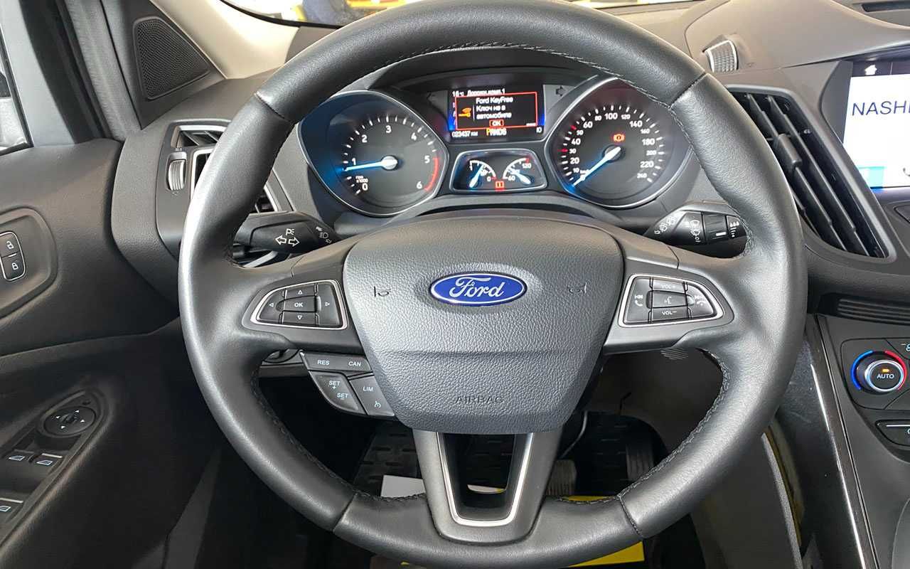 Ford Kuga 2019 року