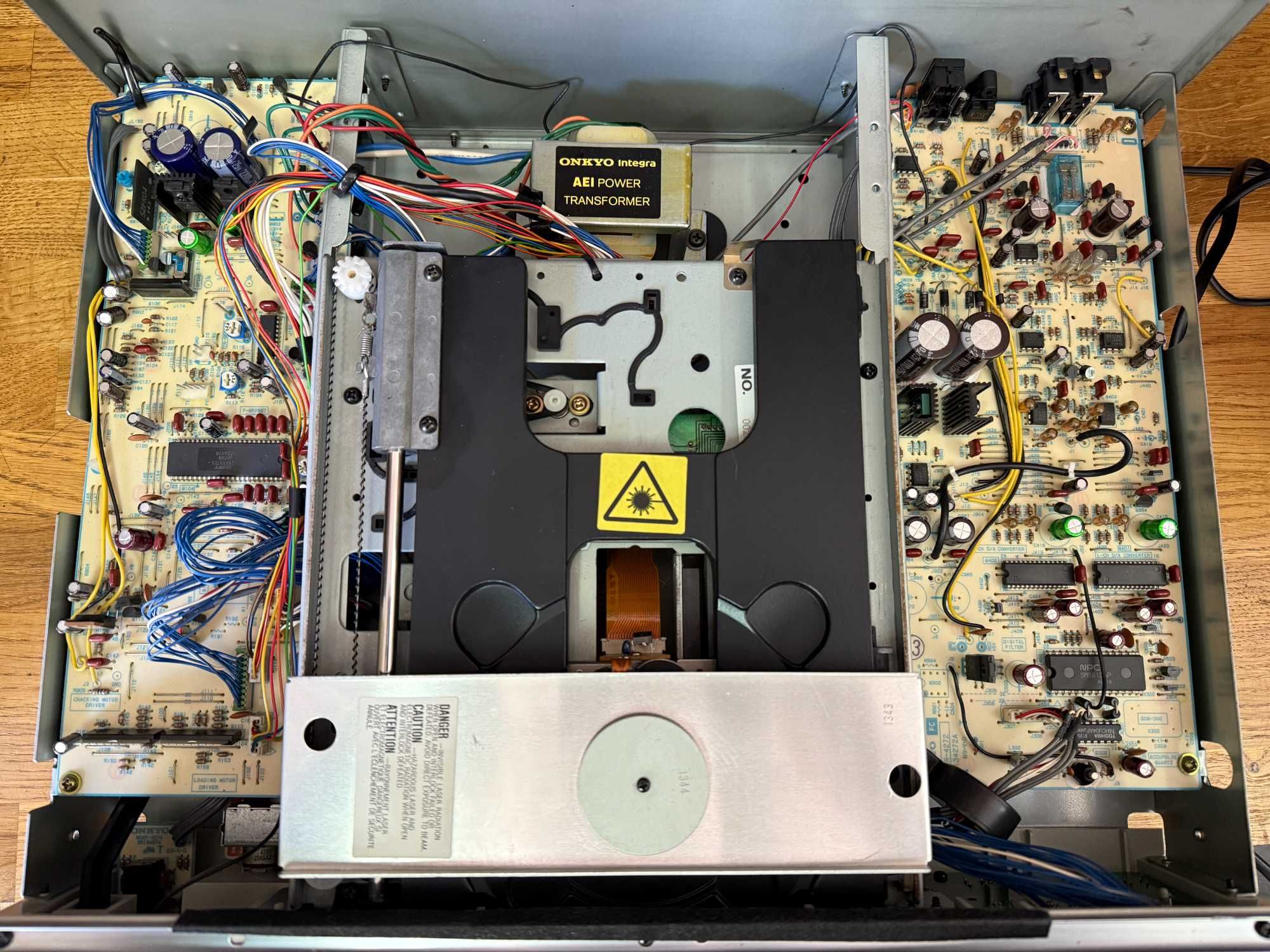 Odtwarzacz CD Onkyo INTEGRA DX-6850