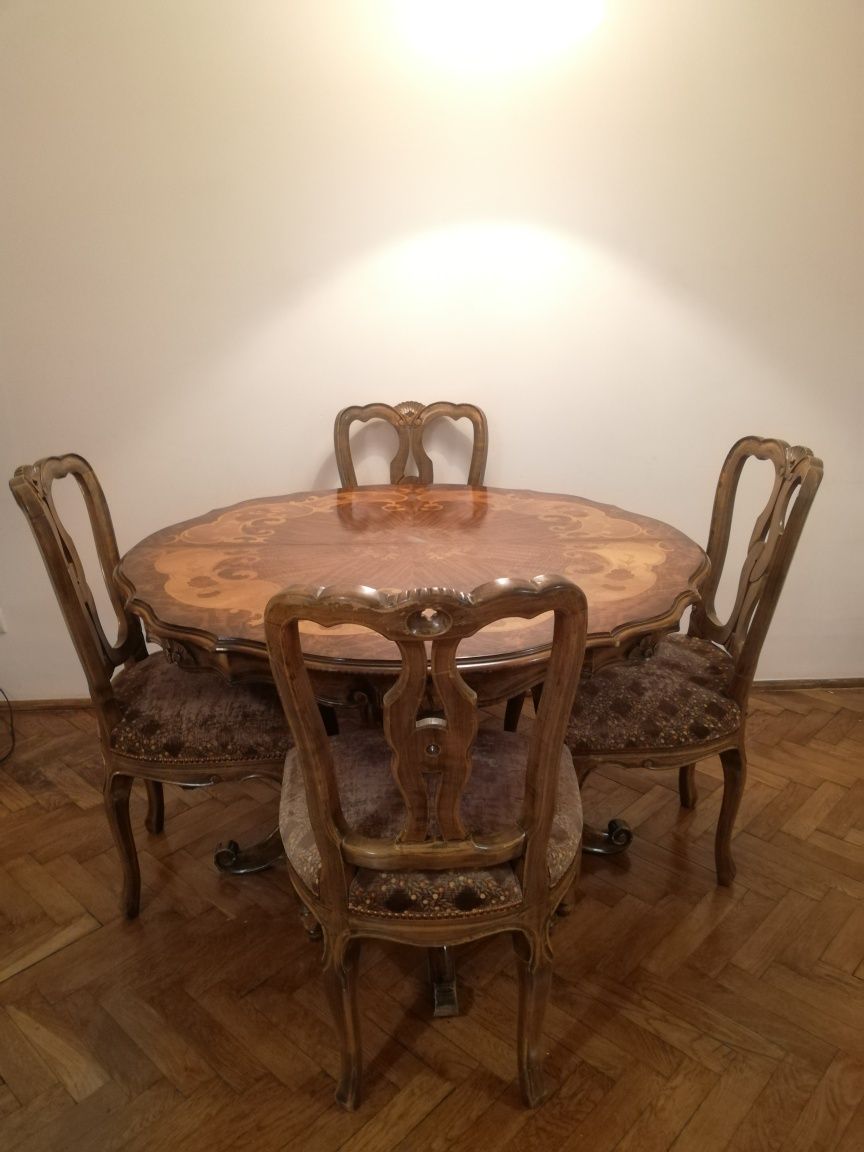 Stary dębowy stół z 4 krzesłami