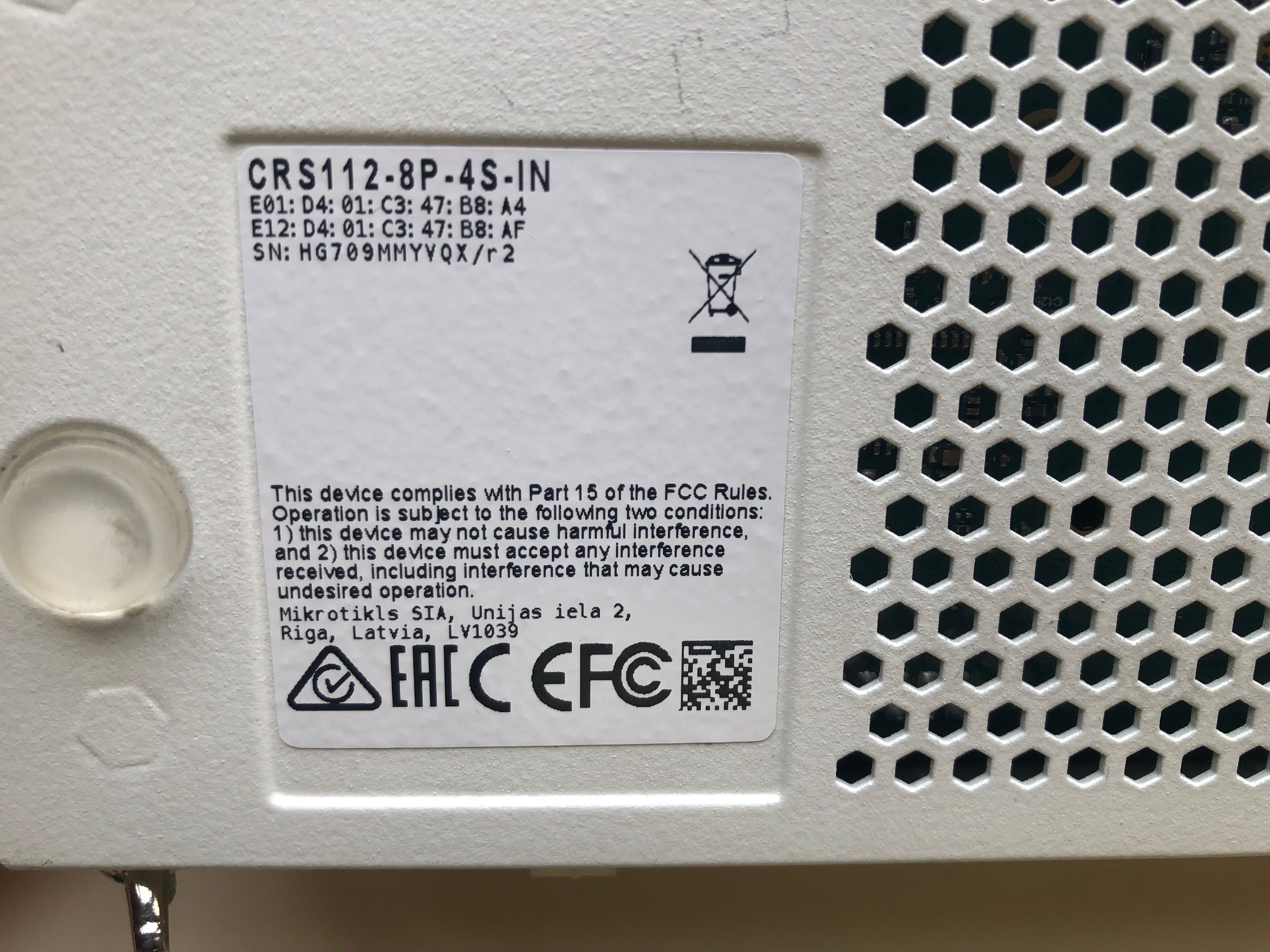 Комутатор MikroTik CRS112-8G-4S-IN/ Mikrotik CRS112-8P-4S-IN (з POE)