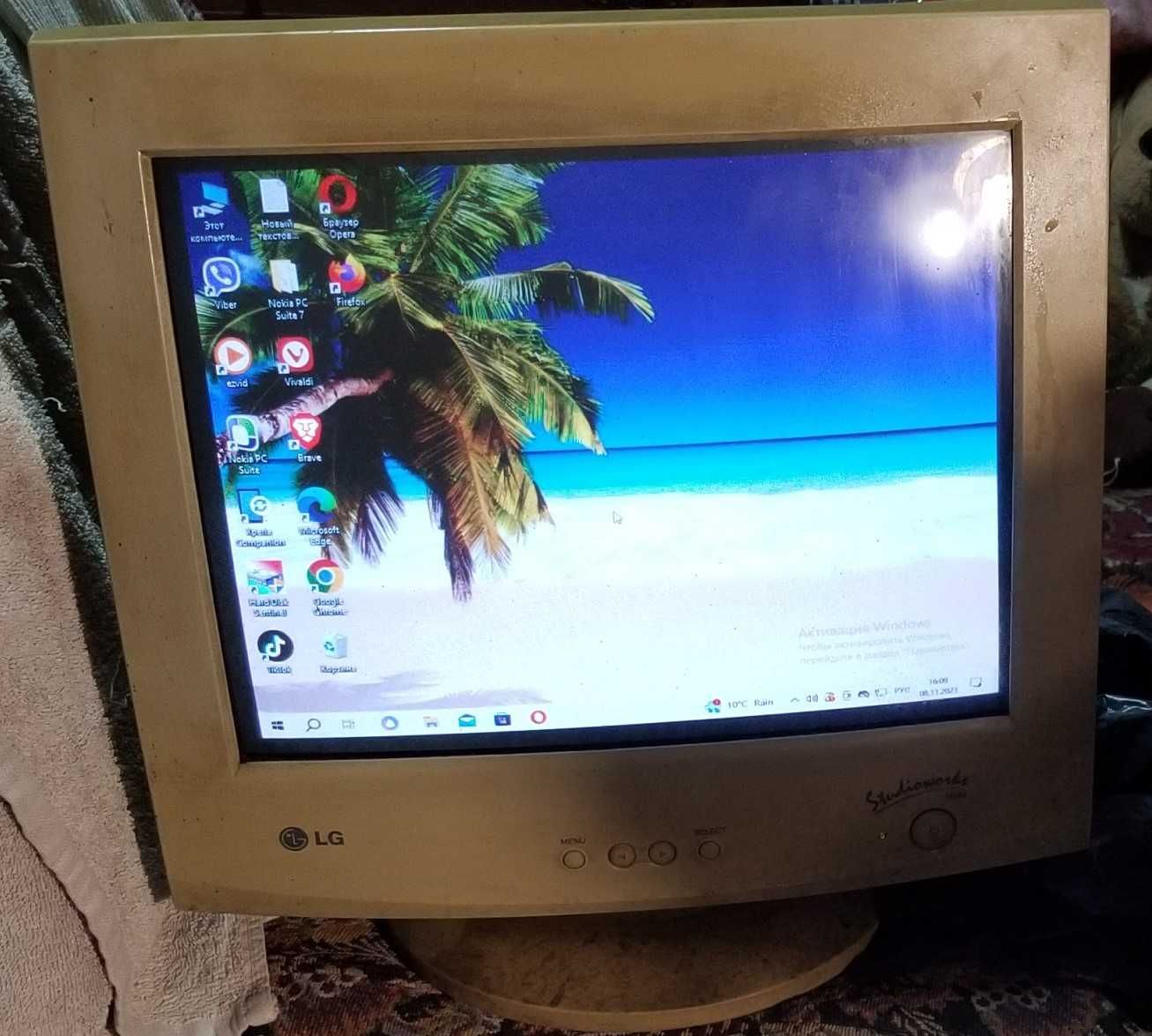 Монитор LG StudioWorks 563N
model no.: CB563G-NA sharp nokia samsung