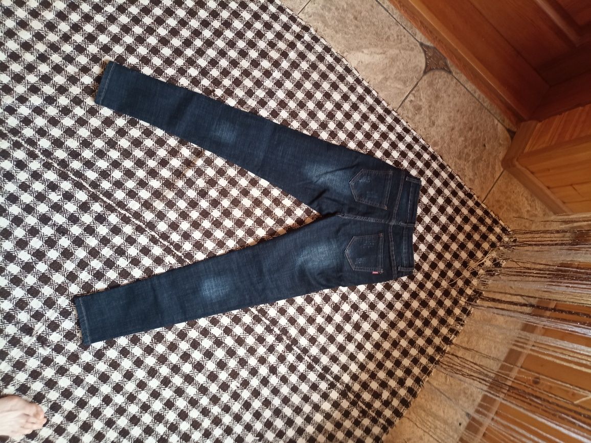 Нові Жіночі джинси Темний колір нові