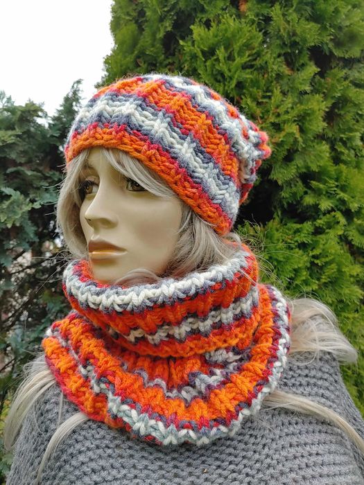 Komplet czapka i komin robione na drutach