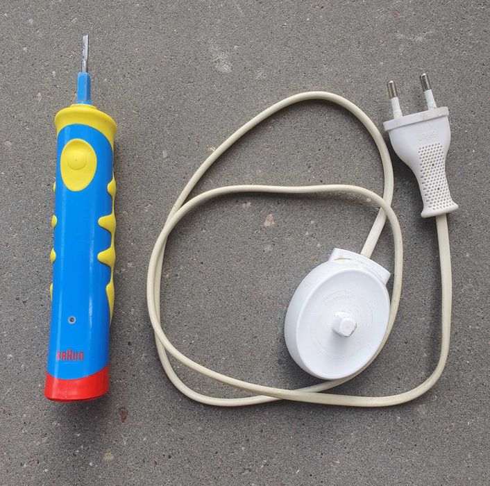 Szczoteczka elektryczna dla dzieci od 3 lat BRAUN Oral-B