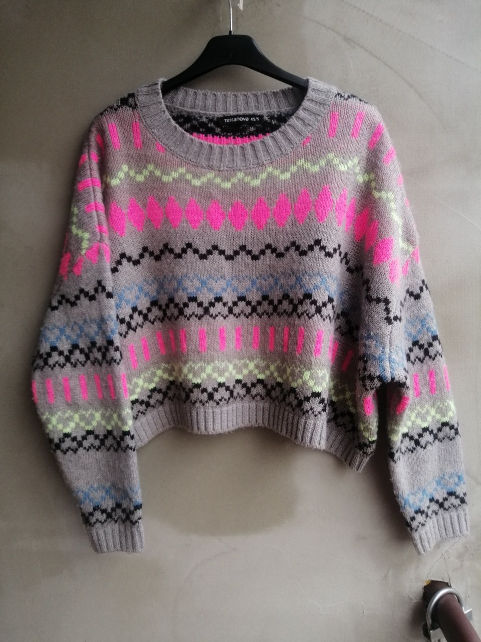 Krótki sweter oversize S do L terranova