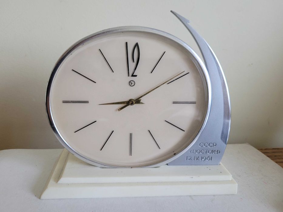 Годинник СССР настільний Янтар Слава
