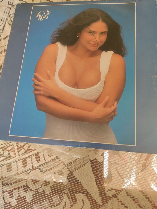 Vendo velharias antigas