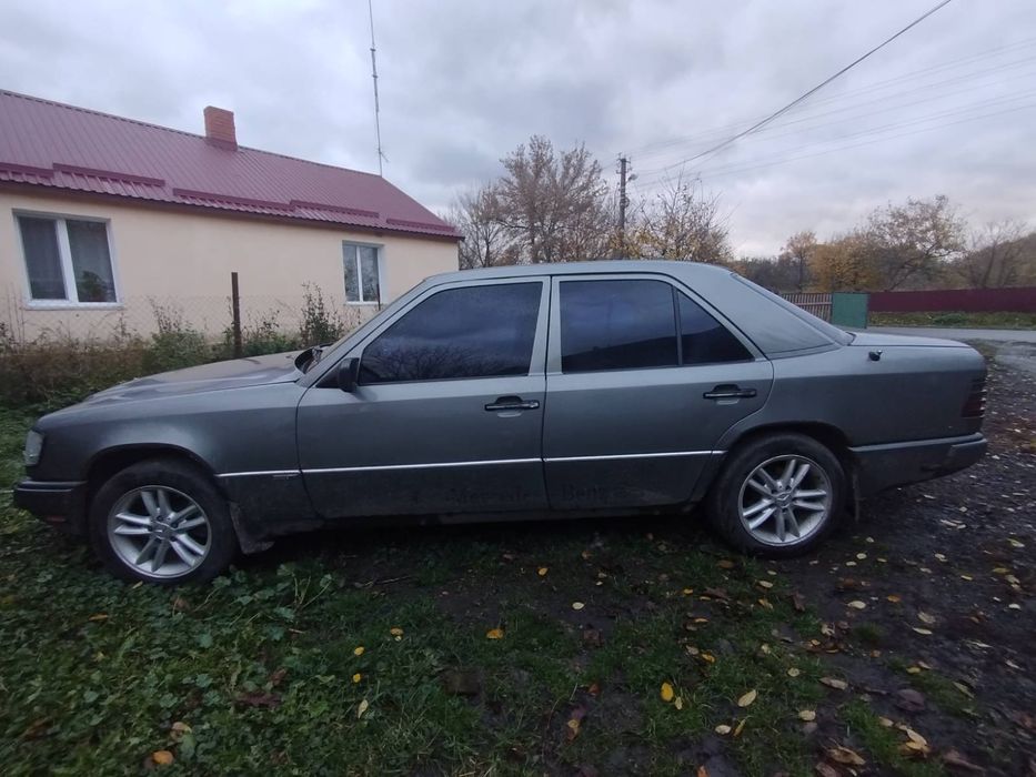 Продам  мерса 124