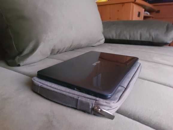 Laptop ASUS 11,5 cala