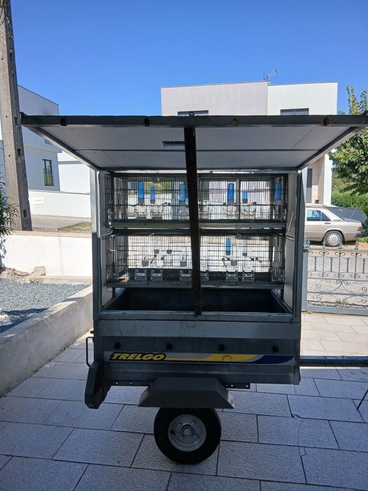 Atrelado para transporte passaros